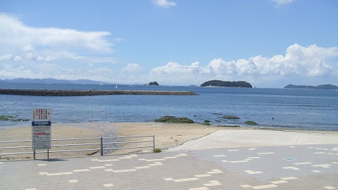 スイム会場予定の海水浴場の写真